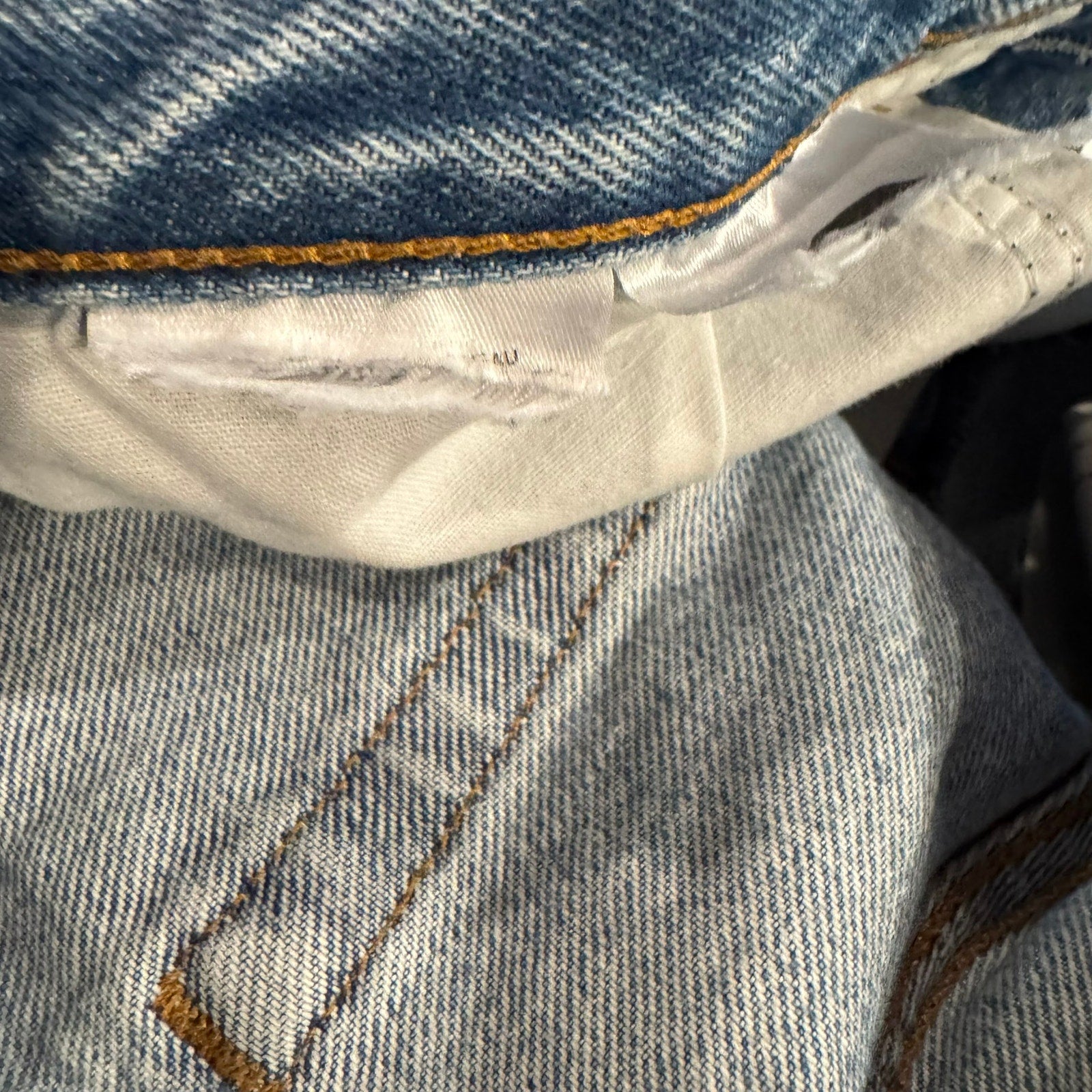 Levi's Premium Wedgie Straight Jeans - Size 27