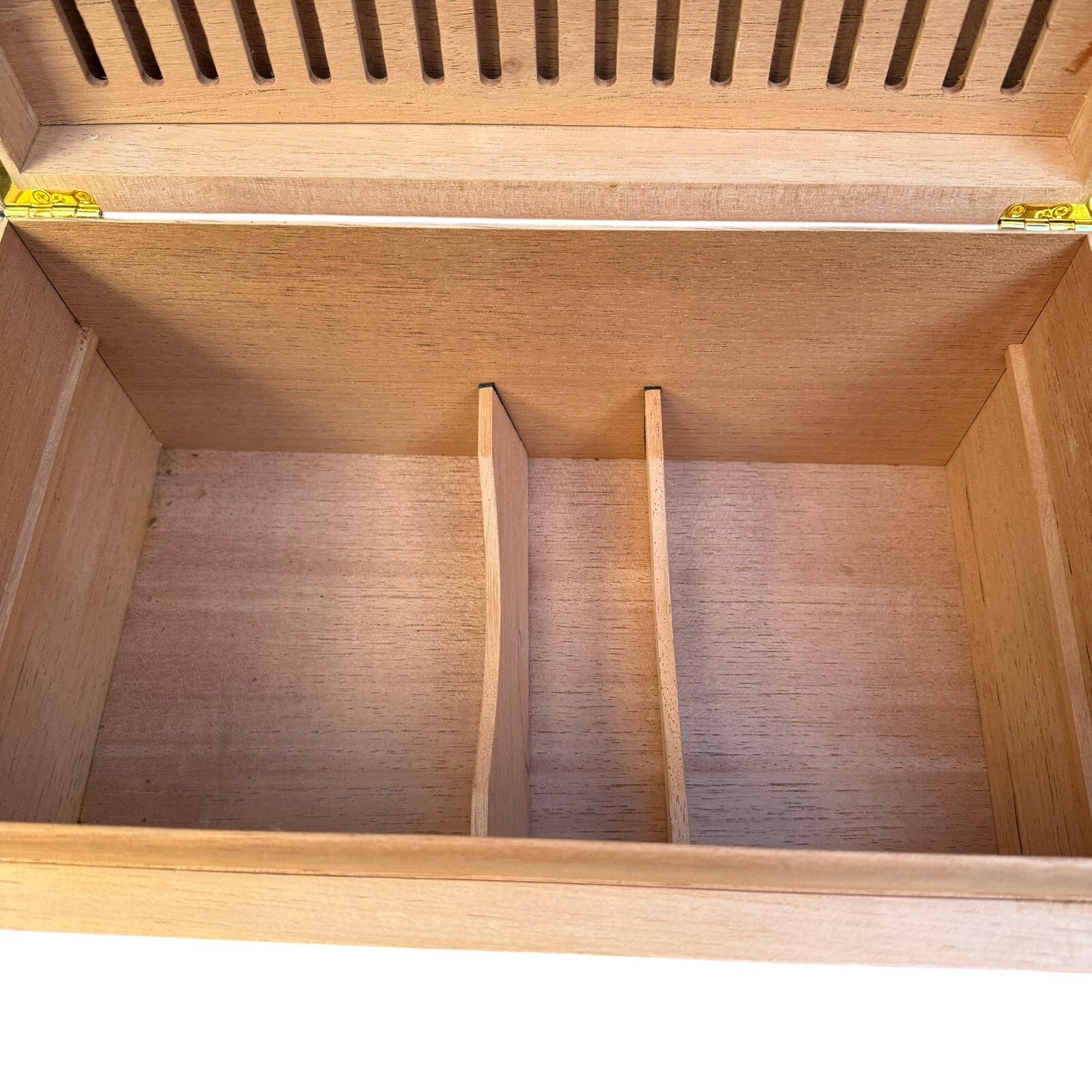 Romeo y Julieta Cigar Humidor