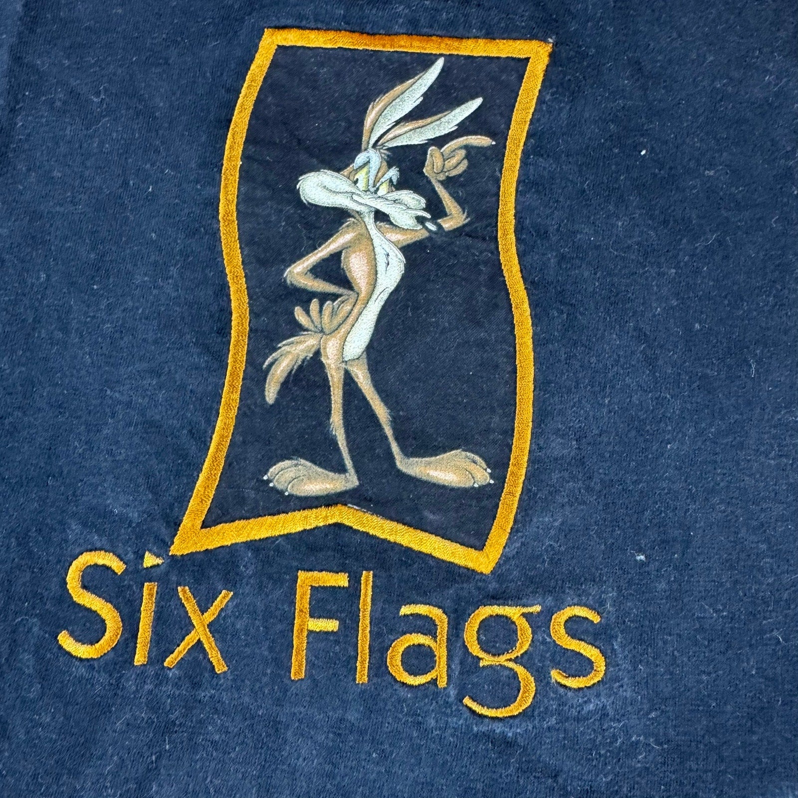 Vintage Wile E. Coyote Six Flags T-Shirt - Size XL