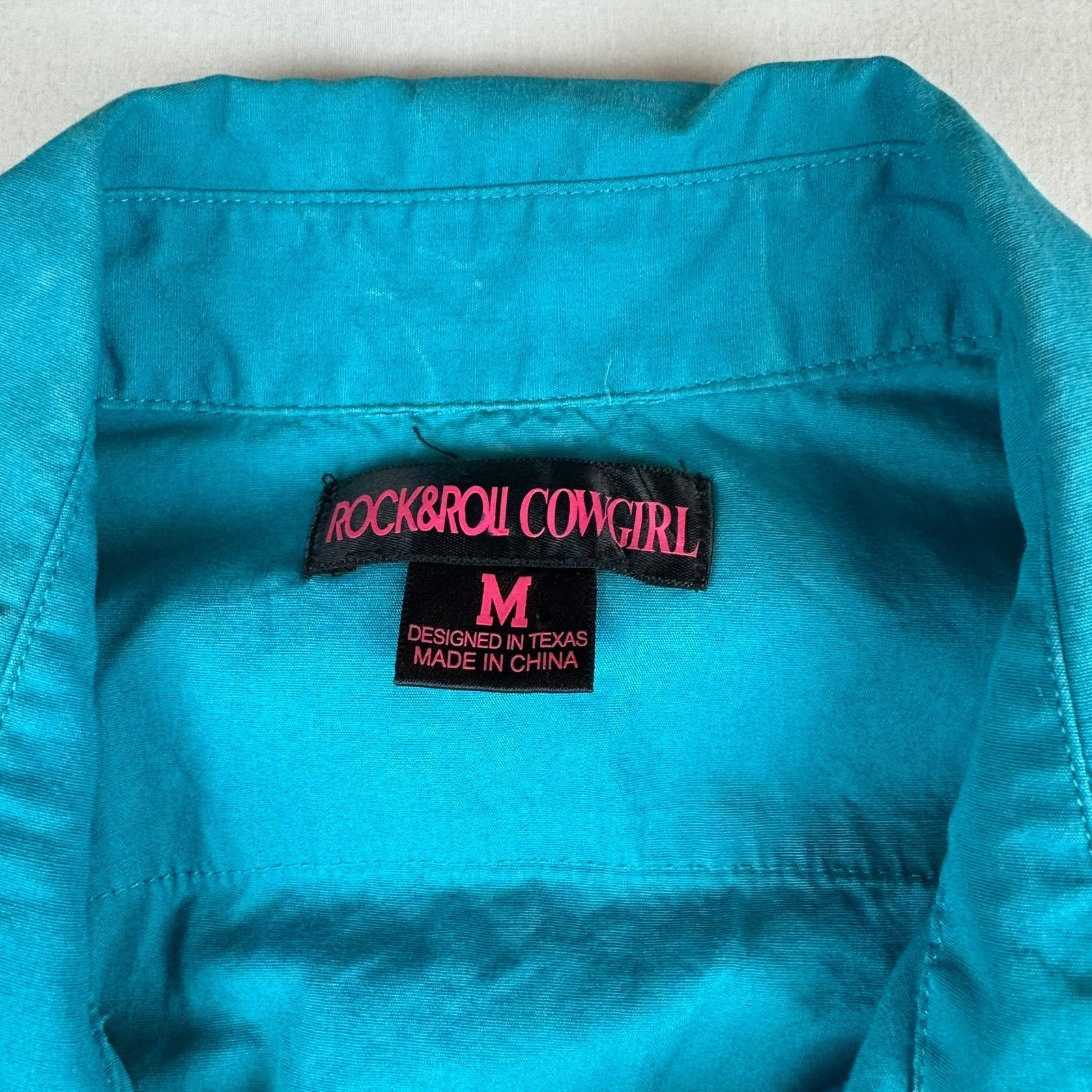 Rock n Roll Cowgirl Pearl Snap Western Shirt - Size Medium