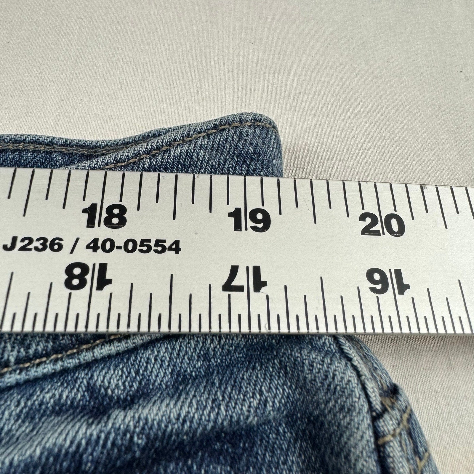 Joe's Jeans Brixton Straight Narrow - Size 38 x 34