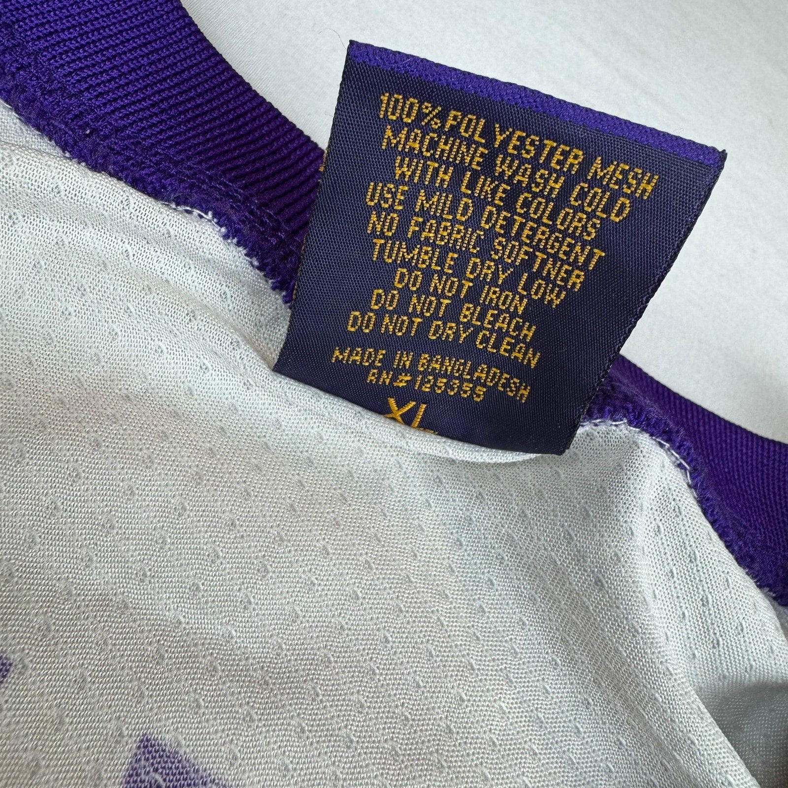 Vintage Los Angeles Lakers Jersey - Size XL