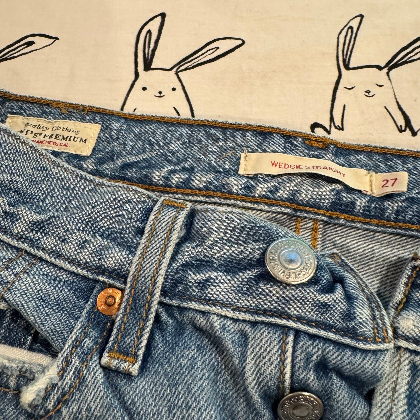 Levi's Premium Wedgie Straight Jeans - Size 27